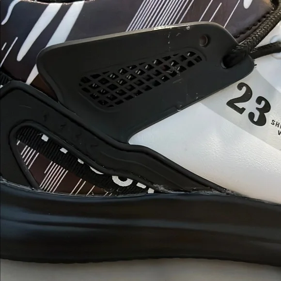 🎈Black and White Athletic Sneakers🎁Fill a Box for $20 Sale 📦 - Picture 6 of 8